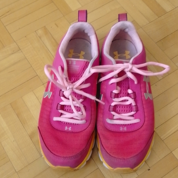 Under Armour 6.5 pink tennis shoes - Picture 2 of 6